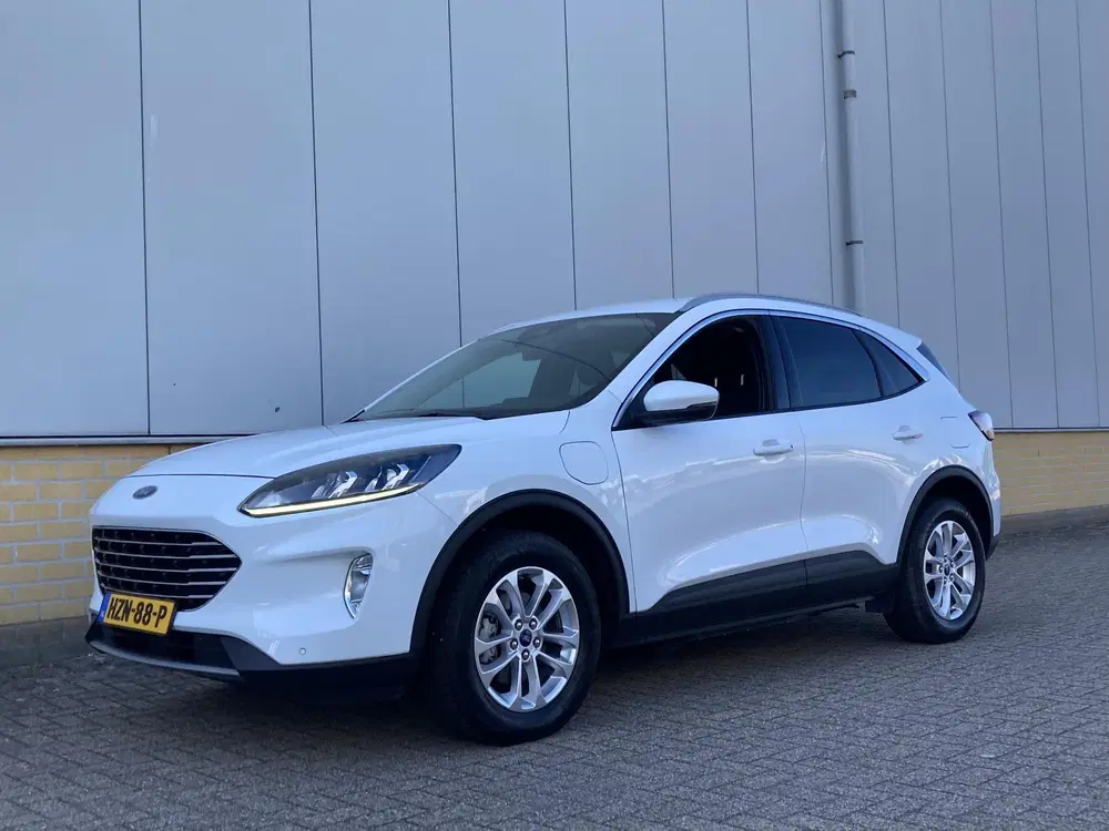 Ford Kuga 2.5 PHEV 225 pk Titanium Navigatie-Draadlo uit 2022, foto 2