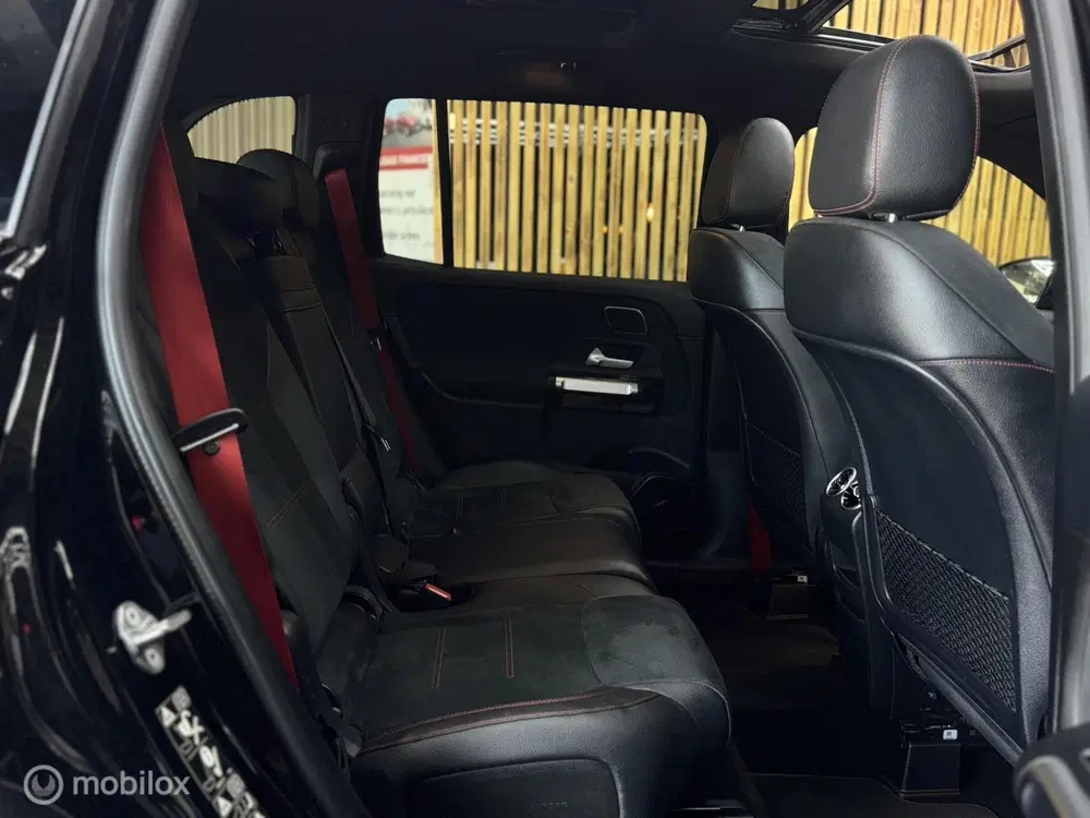 Mercedes-Benz GLB Mercedes GLB AMG 35 4MATIC uit 2020, foto 14
