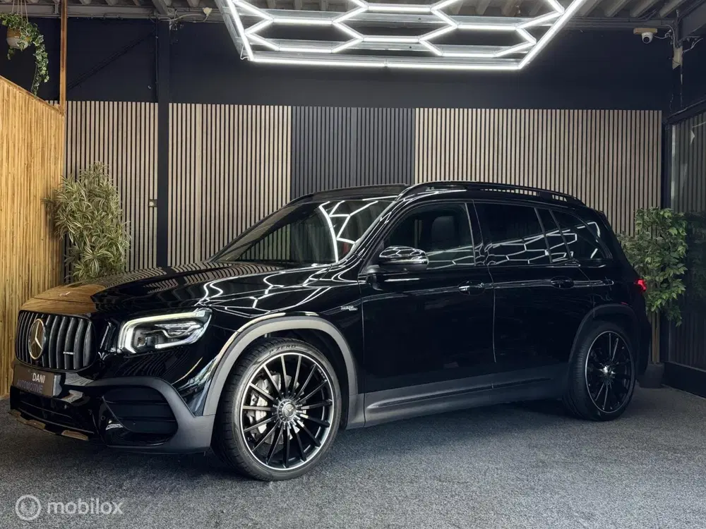 Mercedes-Benz GLB Mercedes GLB AMG 35 4MATIC uit 2020, foto 2