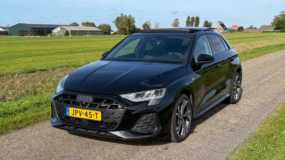 Audi A3 45 TFSI-e plug in hybride S line uit 2025
