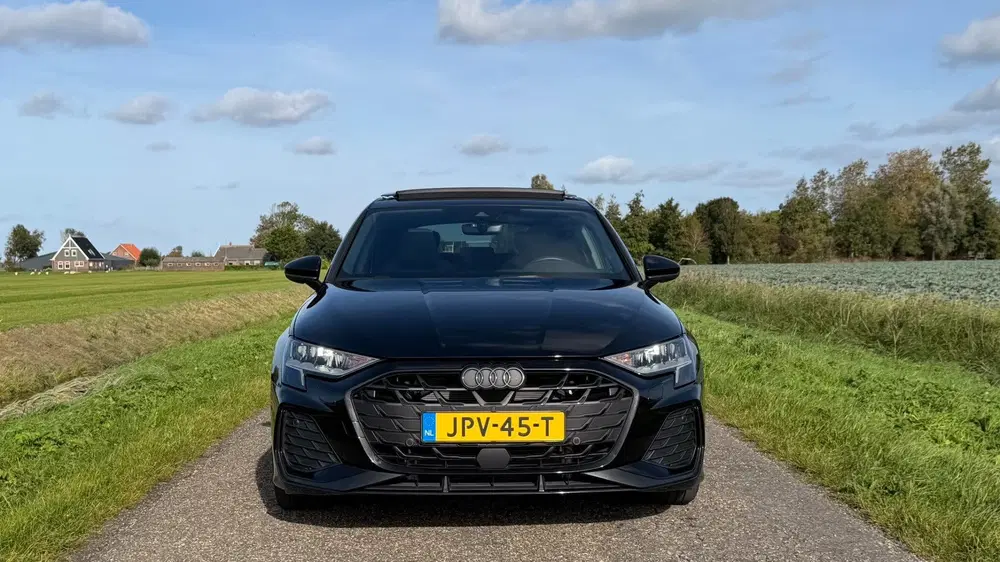 Audi A3 45 TFSI-e plug in hybride S line uit 2025, foto 2