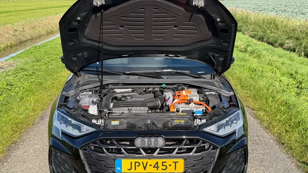 Audi A3 45 TFSI-e plug in hybride S line uit 2025, foto 8
