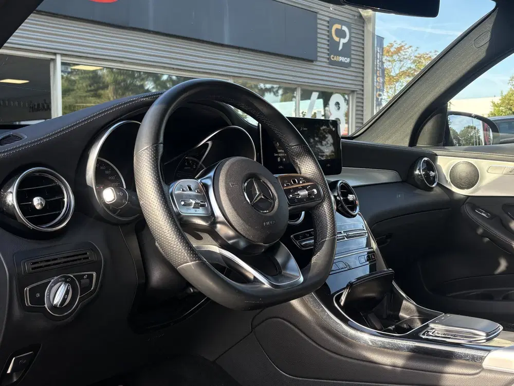Mercedes-Benz GLC GLC Coupé 300e 4MATIC uit 2022, foto 2