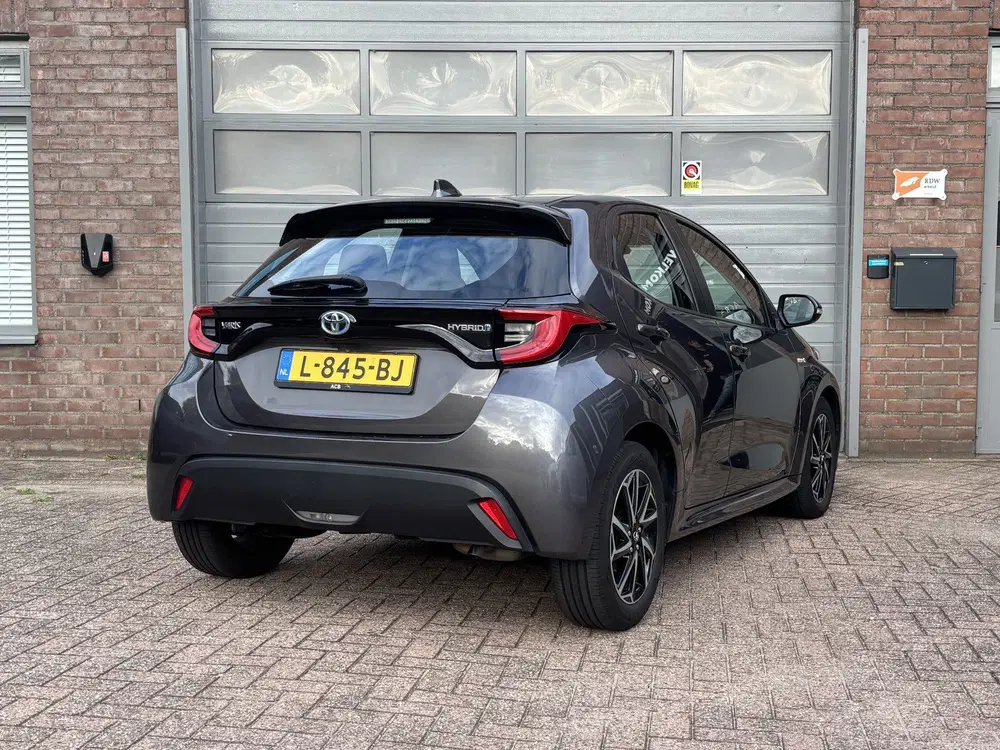 Toyota Yaris 1.5 Hybrid Dynamic Achteruitrijcamera uit 2021, foto 3