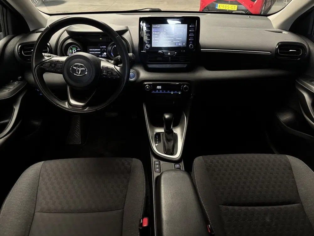 Toyota Yaris 1.5 Hybrid Dynamic Achteruitrijcamera uit 2021, foto 4