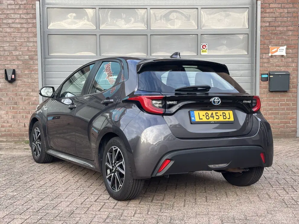 Toyota Yaris 1.5 Hybrid Dynamic Achteruitrijcamera uit 2021, foto 8