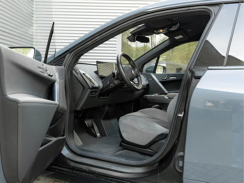 BMW iX xDrive60 112kWh uit 2025, foto 15