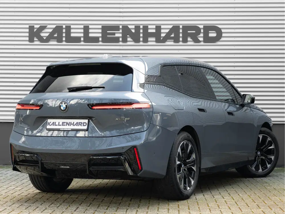 BMW iX xDrive60 112kWh uit 2025, foto 3