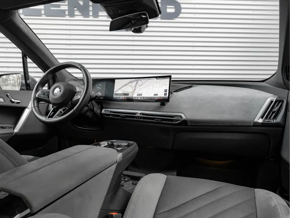 BMW iX xDrive60 112kWh uit 2025, foto 4