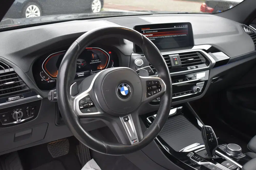 BMW X3 XDrive20i High Executive uit 2020, foto 13