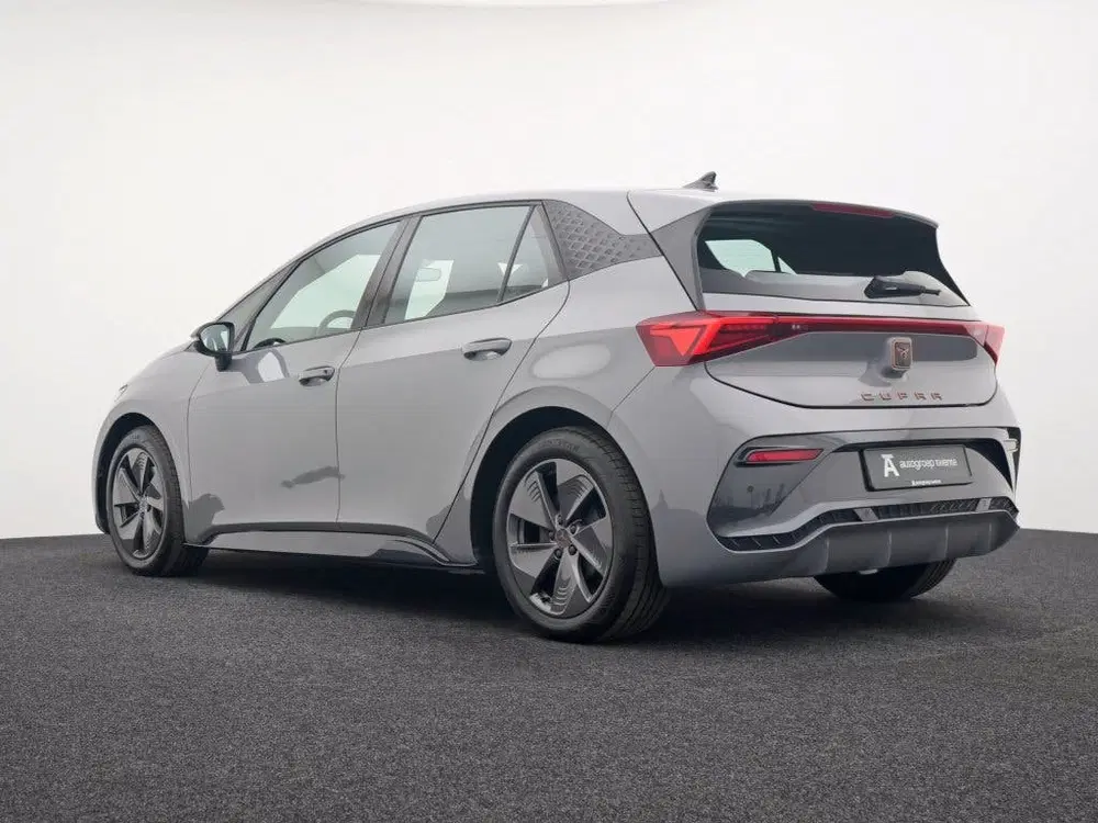 Cupra Born Essential 62 kWh uit 2024, foto 8