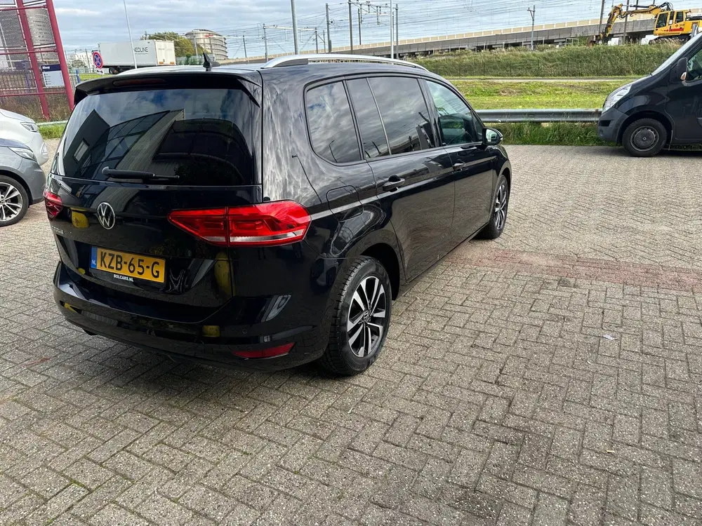 Volkswagen Touran 1.5 TSI Comfortline 7p AUTOMAAT uit 2020, foto 2