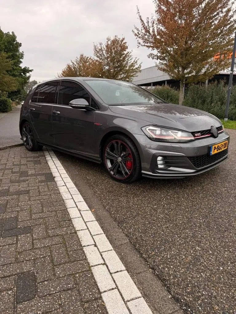 Volkswagen Golf 2.0 TSI GTI Performance uit 2020, foto 2