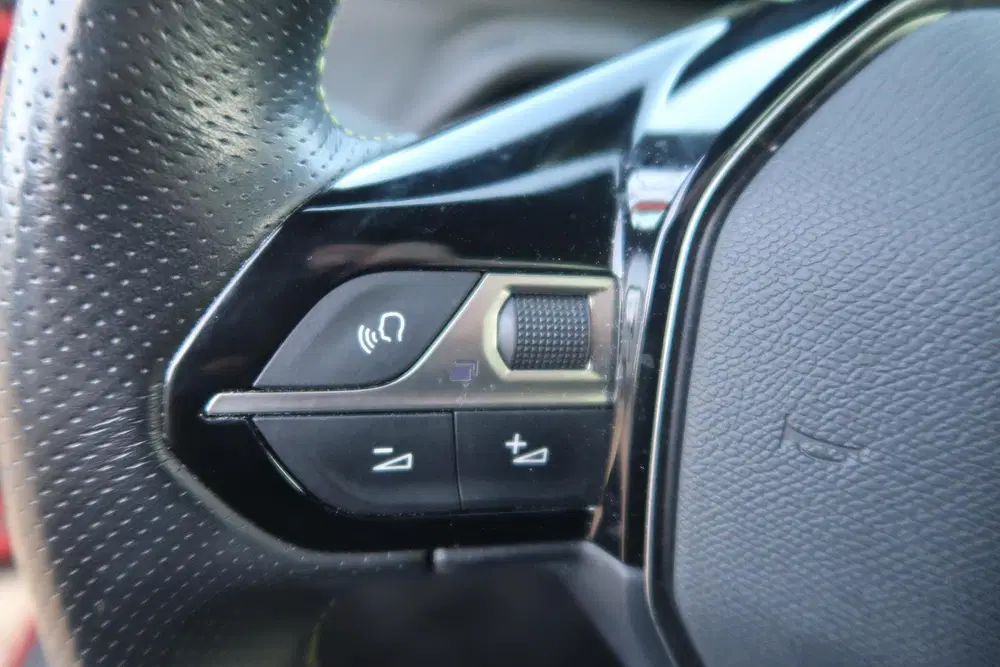Peugeot 2008 1.2 PureTech GT-Line RIJKLAAR Pano uit 2020, foto 12