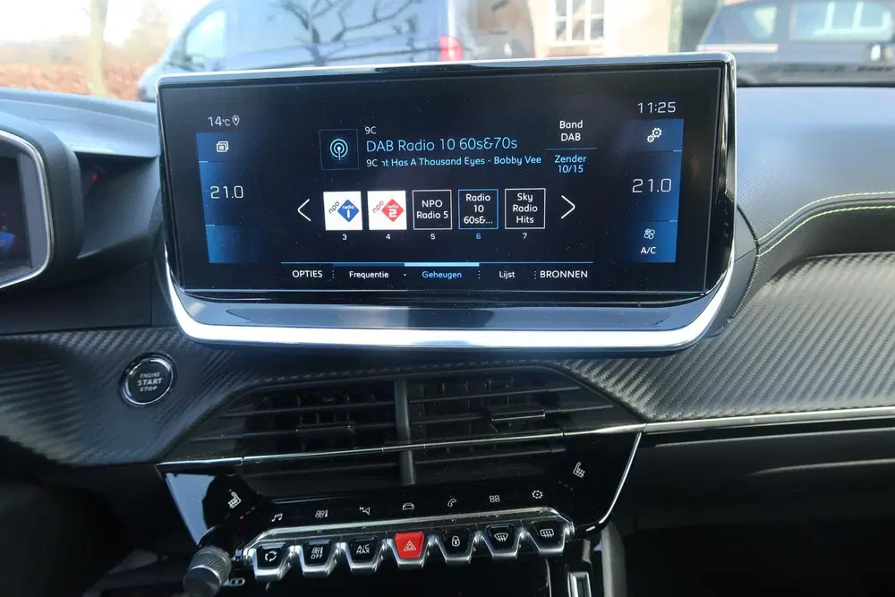 Peugeot 2008 1.2 PureTech GT-Line RIJKLAAR Pano uit 2020, foto 14