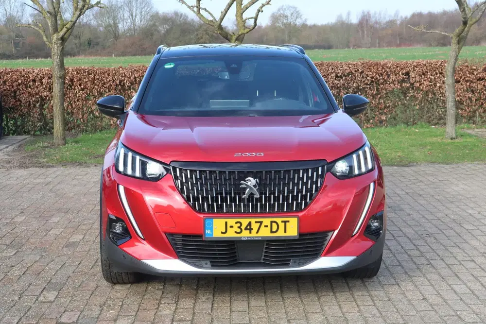 Peugeot 2008 1.2 PureTech GT-Line RIJKLAAR Pano uit 2020, foto 2
