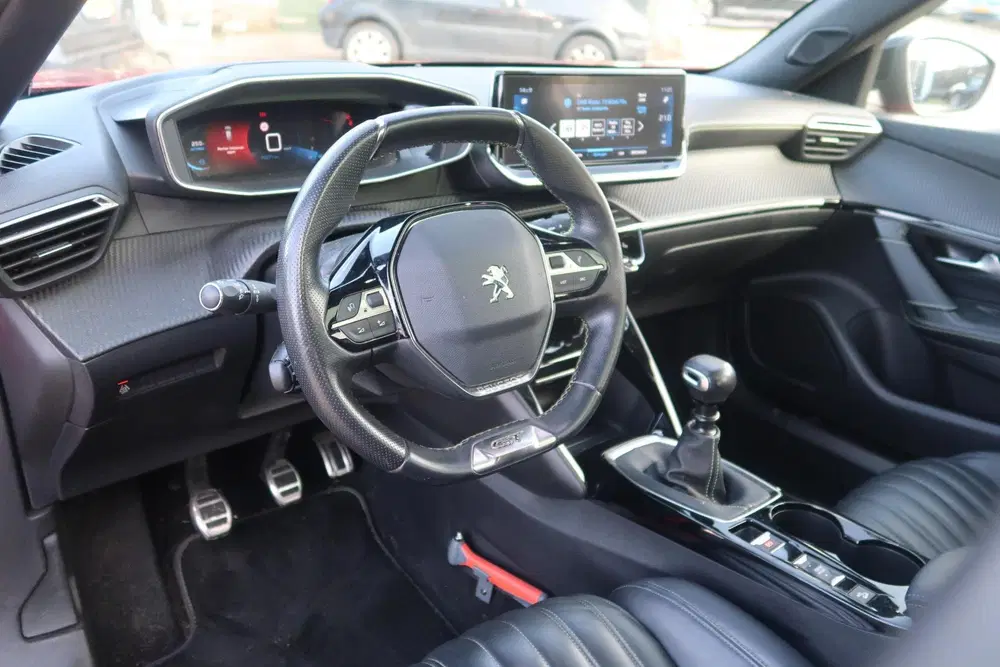 Peugeot 2008 1.2 PureTech GT-Line RIJKLAAR Pano uit 2020, foto 9