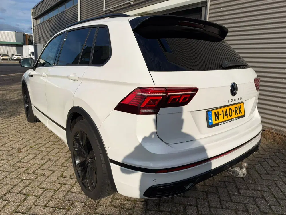 Volkswagen Tiguan R-Line 1.5 TSI DSG uit 2021, foto 3