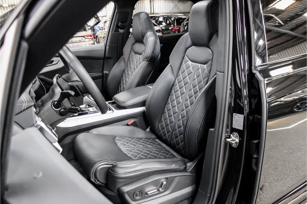 Audi Q7 60 TFSIe Quattro Competition uit 2023, foto 11