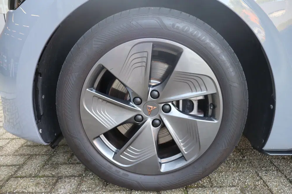 Cupra Born Impulse 62kWh uit 2024, foto 14