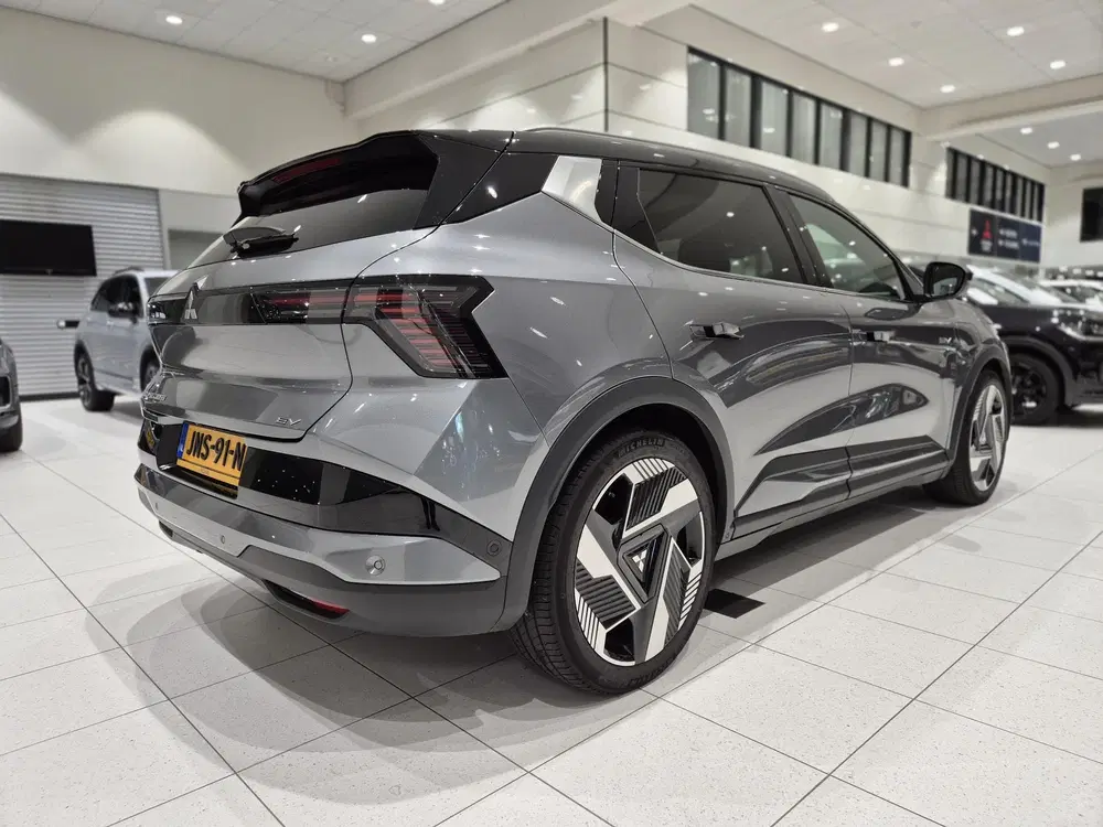 Mitsubishi Eclipse Cross Instyle 87 kWh uit 2025, foto 2