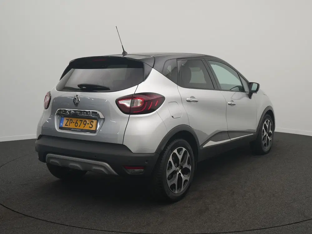 Renault Captur TCe 90 Intens uit 2019, foto 4