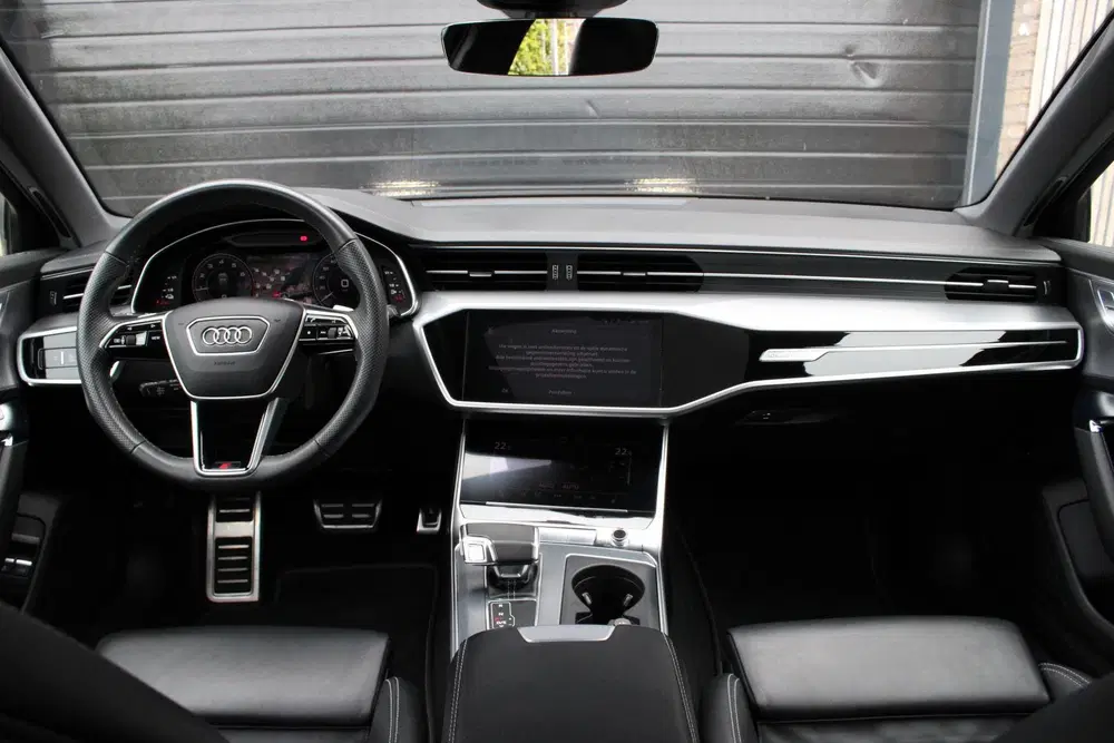 Audi A6 55 TFSI e quattro S Competition S6 Style R uit 2024, foto 4