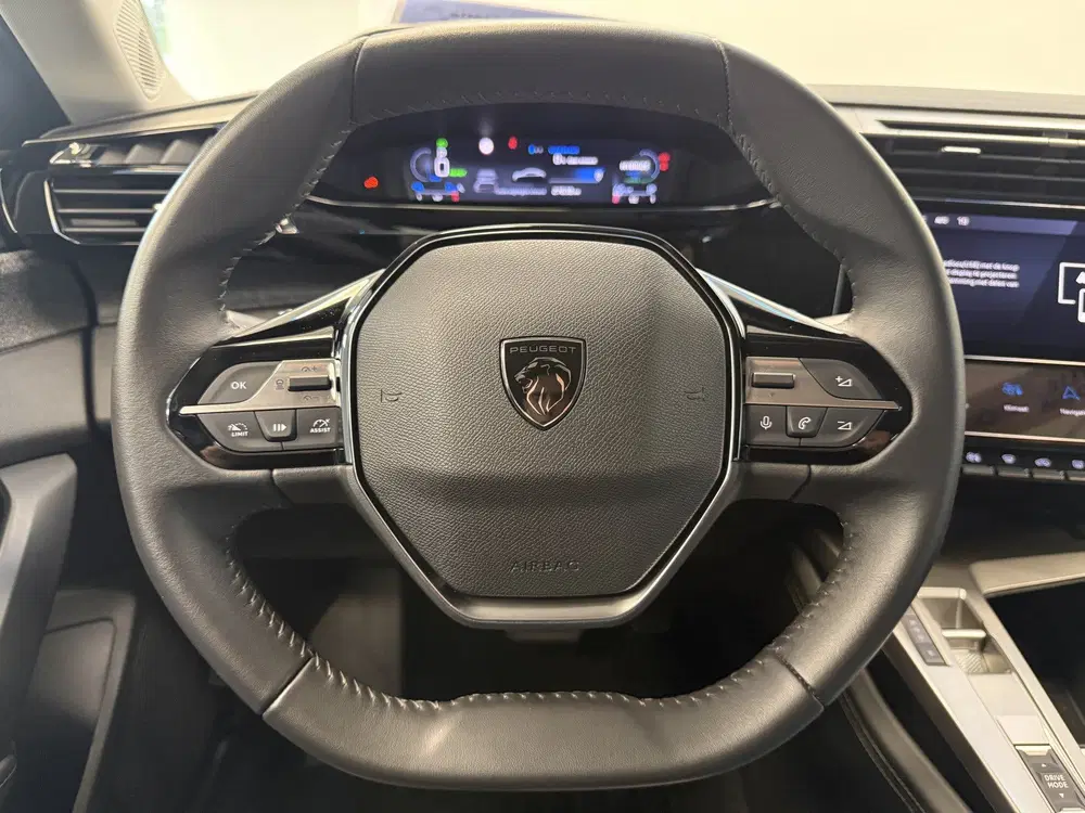 Peugeot 408 1.6 HYbrid Allure 180 EAT8 Navigatie Full uit 2024, foto 11