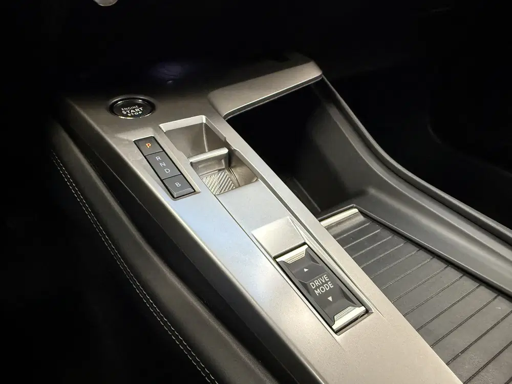Peugeot 408 1.6 HYbrid Allure 180 EAT8 Navigatie Full uit 2024, foto 13