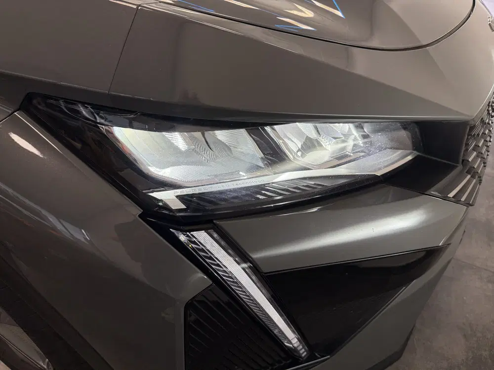 Peugeot 408 1.6 HYbrid Allure 180 EAT8 Navigatie Full uit 2024, foto 4