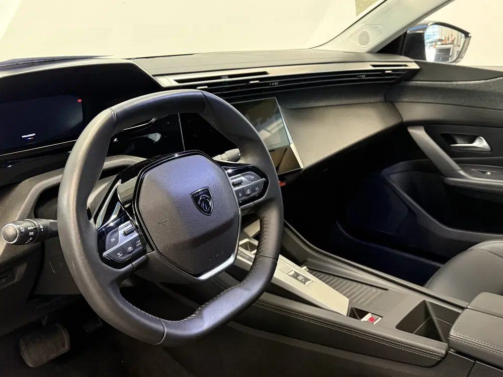 Peugeot 408 1.6 HYbrid Allure 180 EAT8 Navigatie Full uit 2024, foto 6