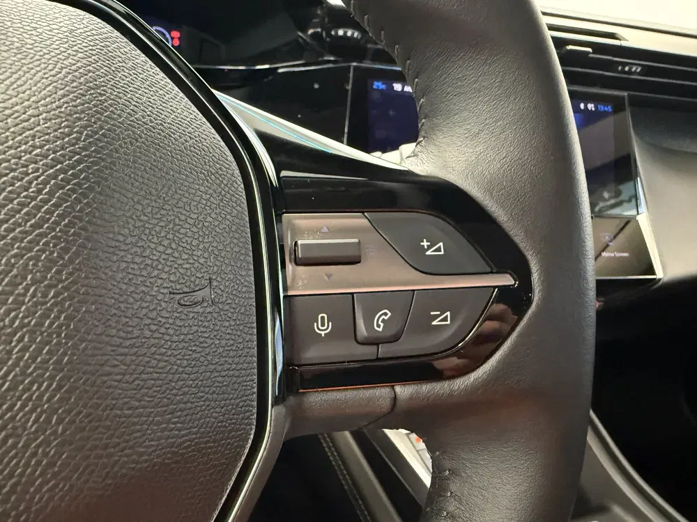 Peugeot 408 1.6 HYbrid Allure 180 EAT8 Navigatie Full uit 2024, foto 9