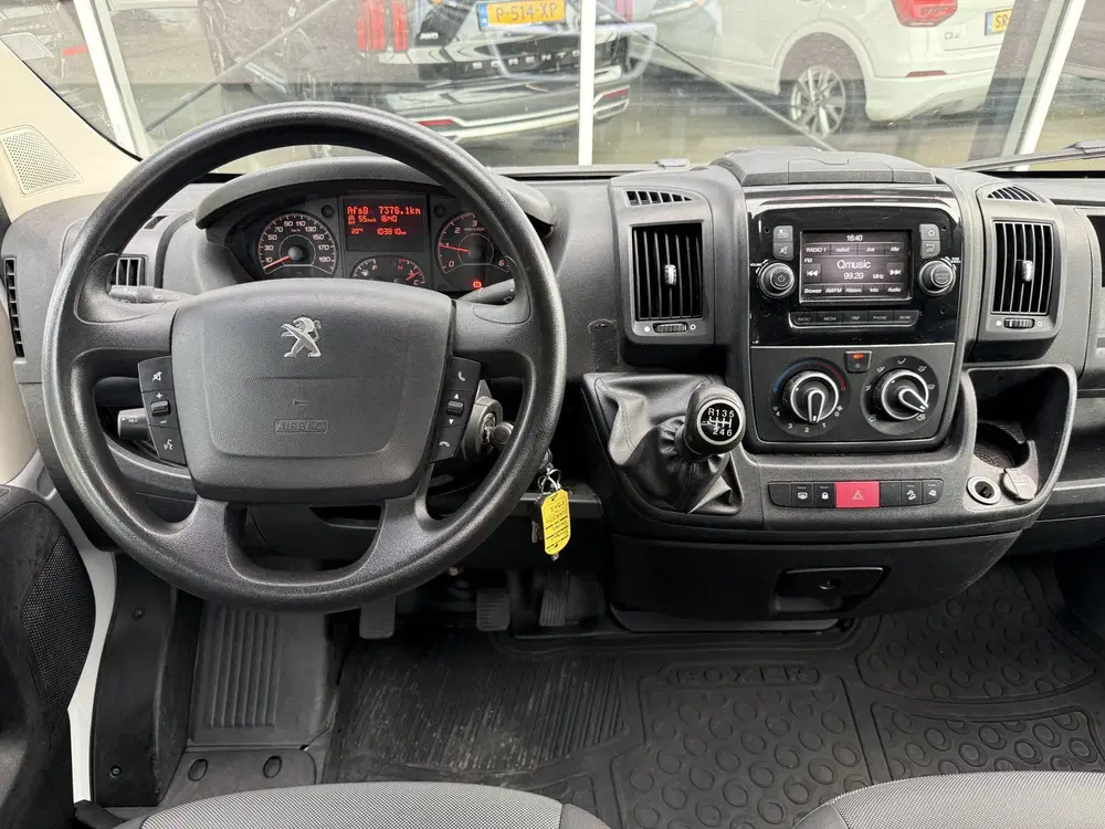Peugeot Boxer 335 2.2 BlueHDi 165 L4 Pick-up uit 2022, foto 14