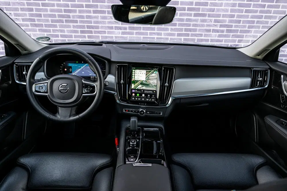 Volvo V90 2.0 T6 Plug-in hybrid AWD Ultra Dark uit 2024, foto 5