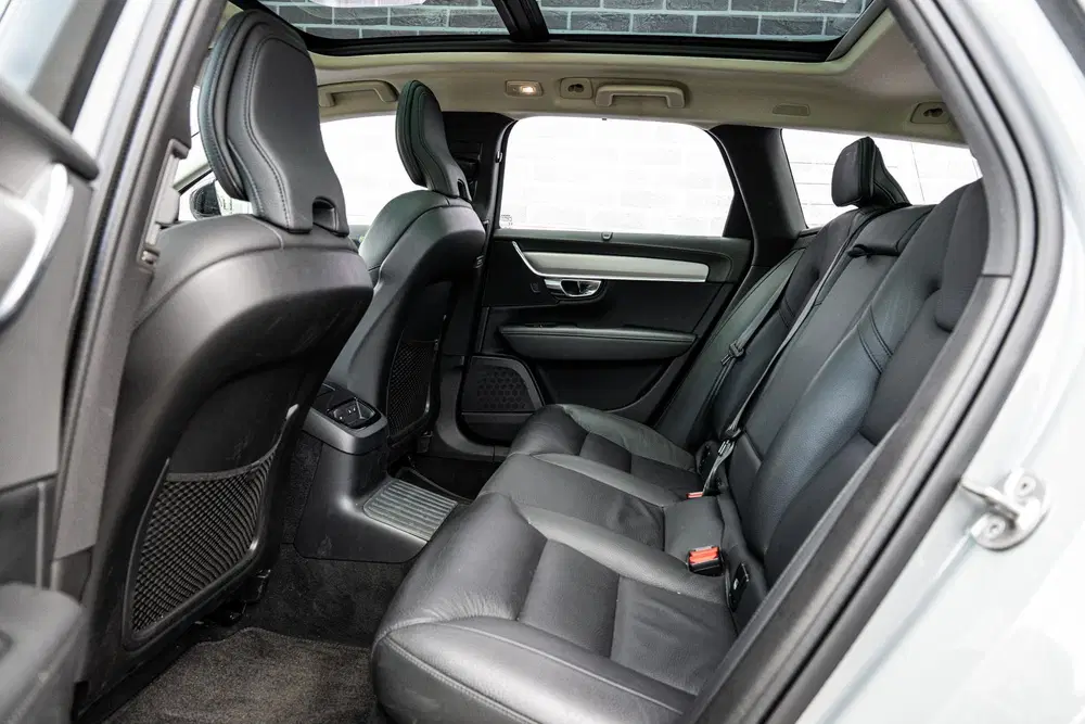 Volvo V90 2.0 T6 Plug-in hybrid AWD Ultra Dark uit 2024, foto 8