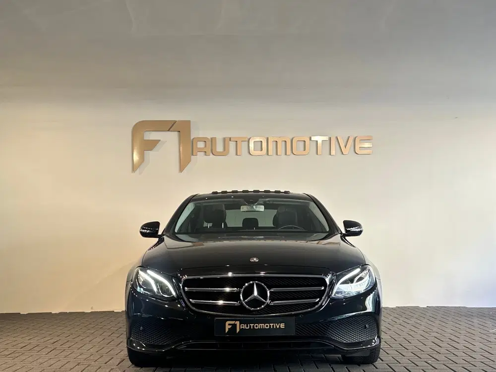 Mercedes-Benz E-Klasse 200 4MATIC Pano uit 2019, foto 2