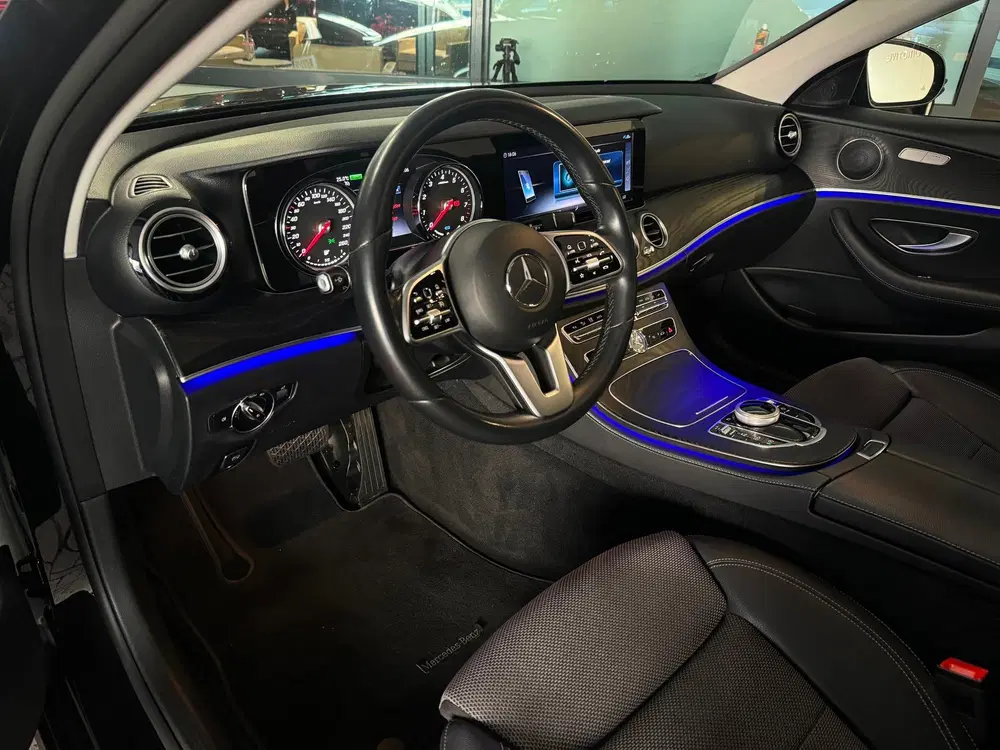 Mercedes-Benz E-Klasse 200 4MATIC Pano uit 2019, foto 9