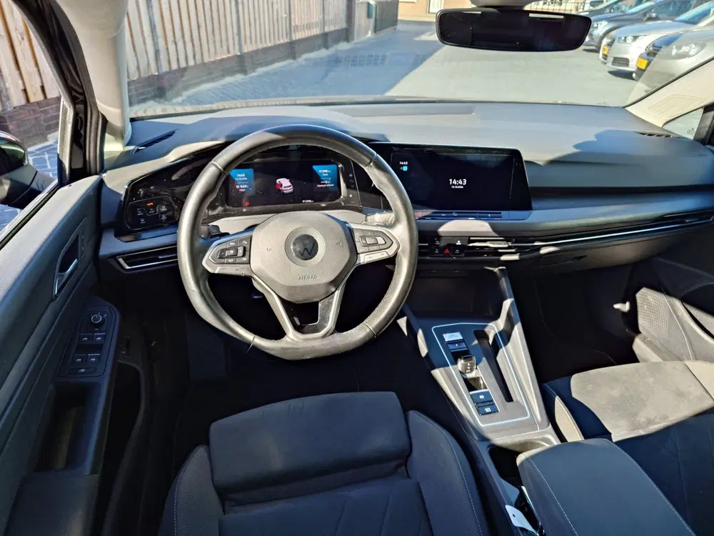 Volkswagen Golf 1.4 eHybrid Style uit 2022, foto 10