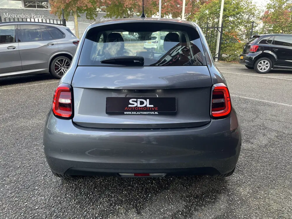 Fiat 500 3+1 Icon 42 kWh 4DRS uit 2021, foto 7