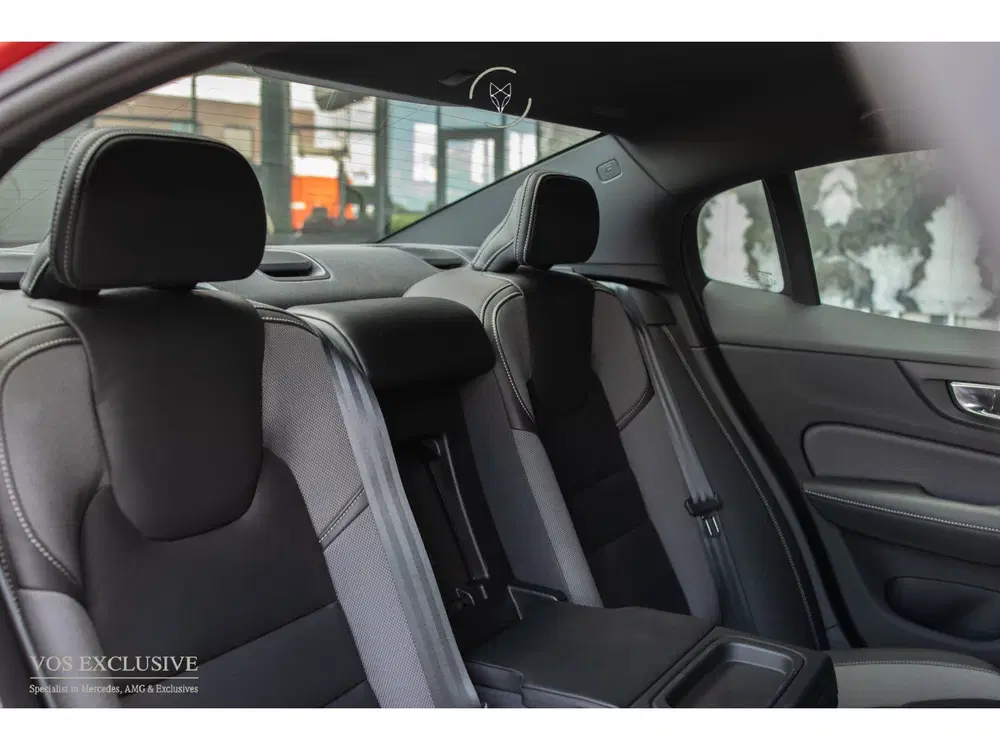 Volvo S60 2.0 T6 AWD Twin Engine R-Design Harman-Kar uit 2020, foto 10