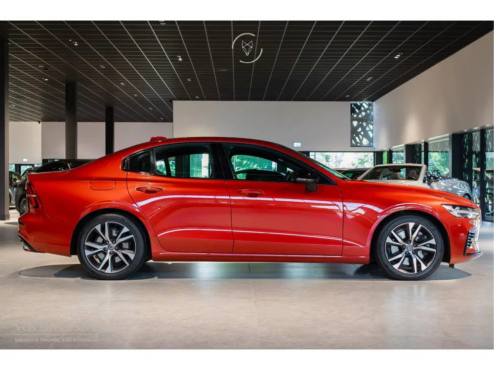 Volvo S60 2.0 T6 AWD Twin Engine R-Design Harman-Kar uit 2020, foto 3