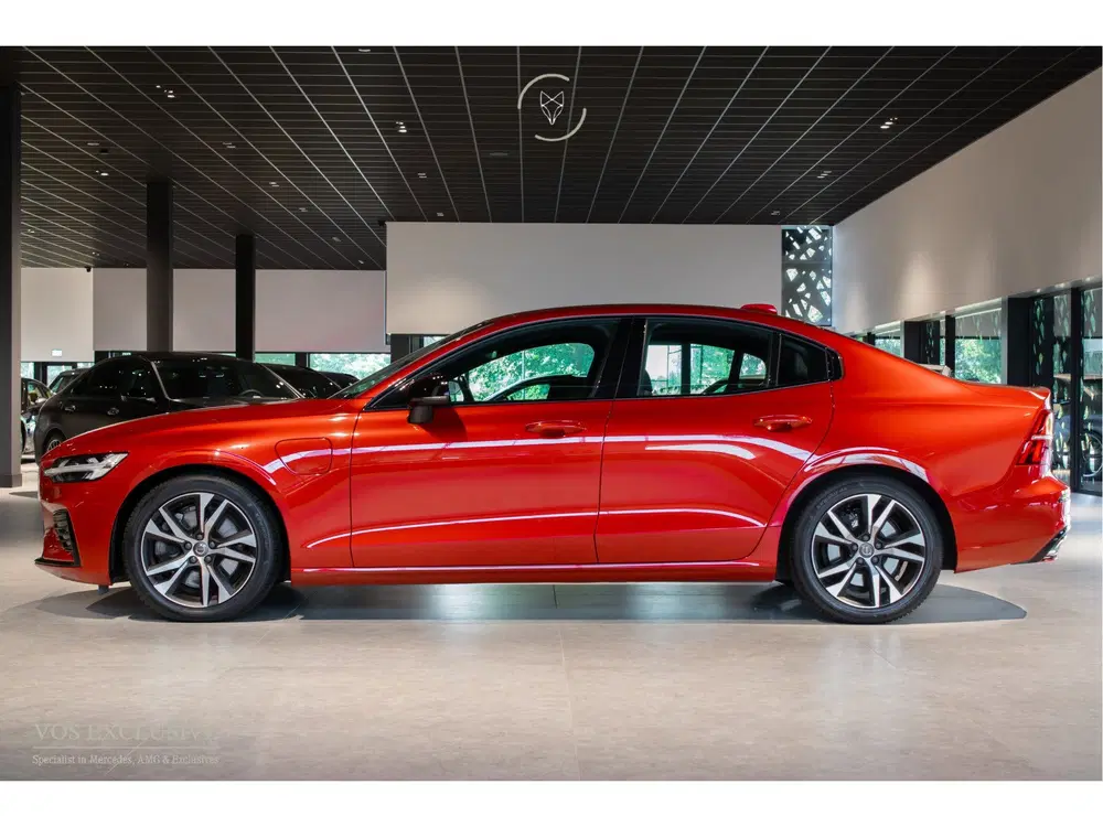 Volvo S60 2.0 T6 AWD Twin Engine R-Design Harman-Kar uit 2020, foto 4