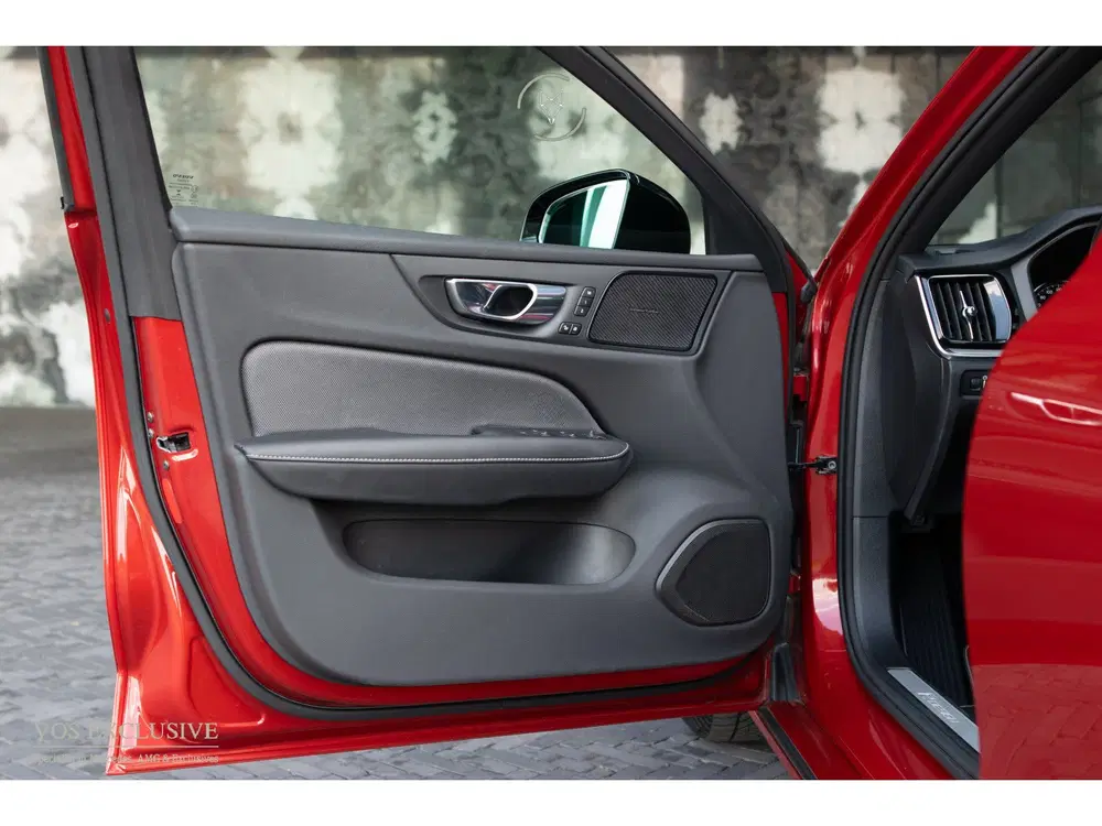 Volvo S60 2.0 T6 AWD Twin Engine R-Design Harman-Kar uit 2020, foto 7