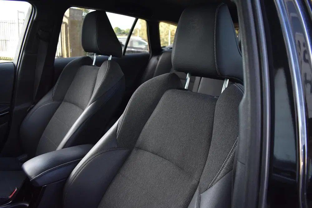 Toyota Corolla 2.0 Hybrid Business Plus uit 2021, foto 10