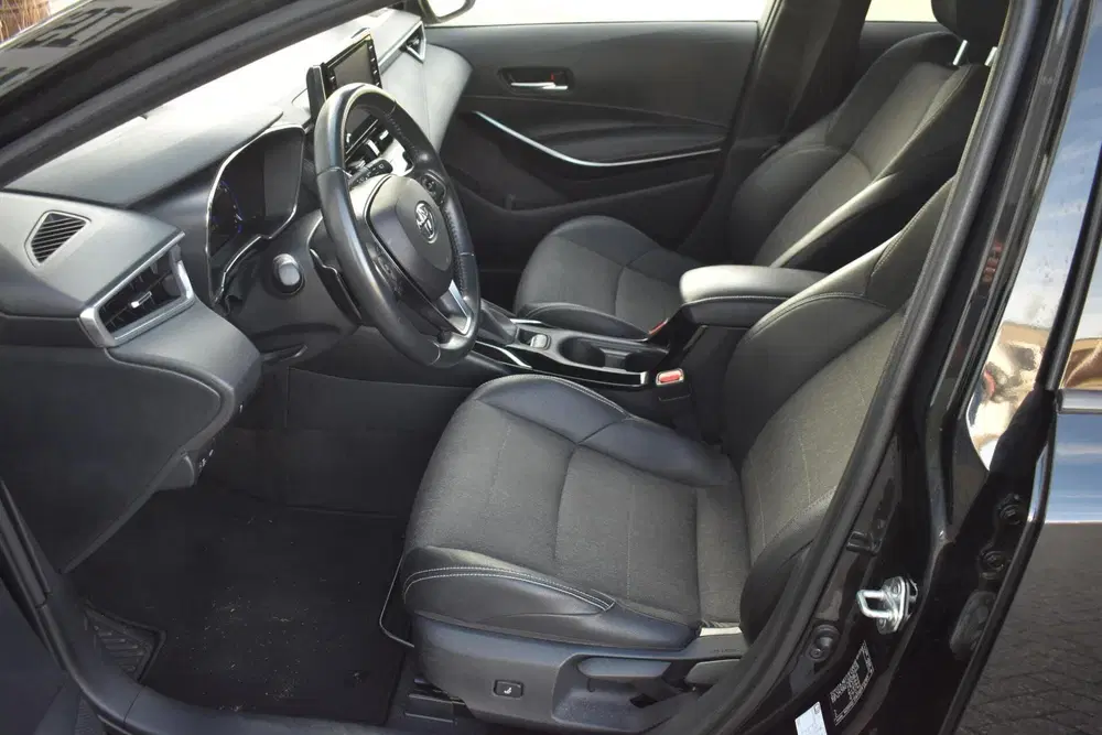 Toyota Corolla 2.0 Hybrid Business Plus uit 2021, foto 7