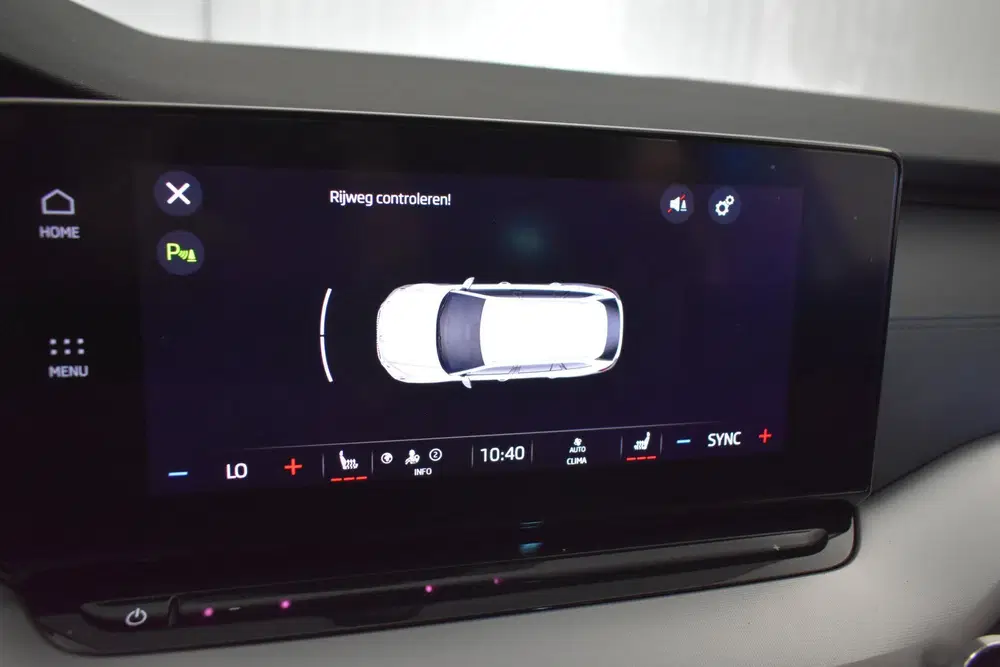 Skoda Octavia 1.0 e-TSI Sportline Virtual Schaalstoelen uit 2023, foto 10