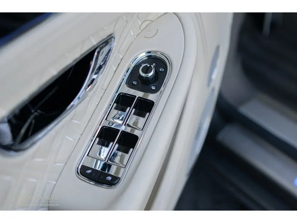 Bentley Continental GTC 4.0 V8 Mulliner uit 2022, foto 15