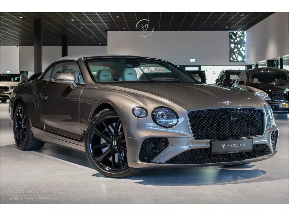 Bentley Continental GTC 4.0 V8 Mulliner uit 2022, foto 2