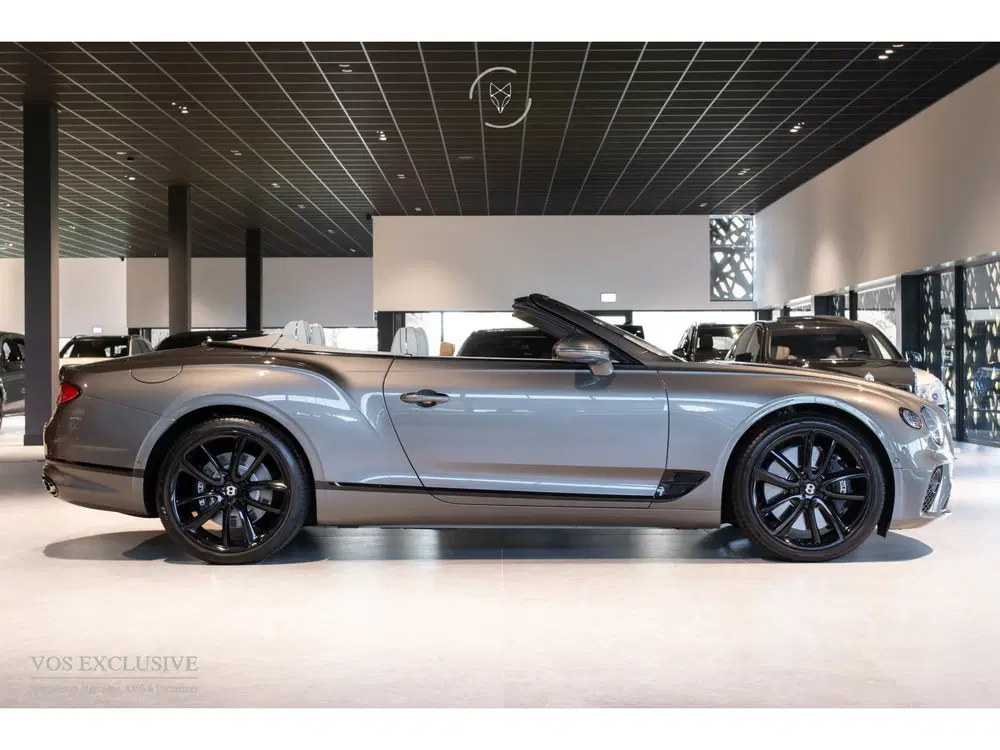 Bentley Continental GTC 4.0 V8 Mulliner uit 2022, foto 5