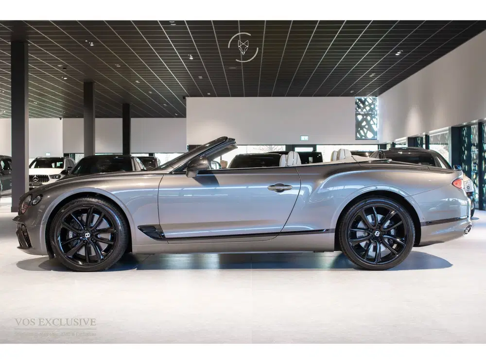 Bentley Continental GTC 4.0 V8 Mulliner uit 2022, foto 8